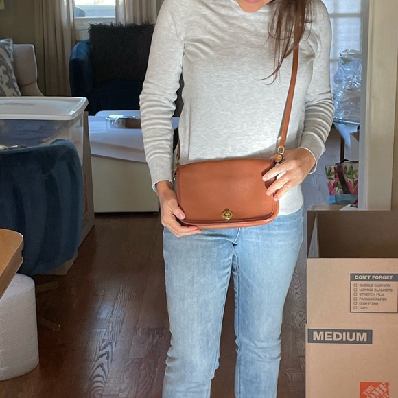 Vintage Coach British Tan Crossbody - Picture 5 of 7